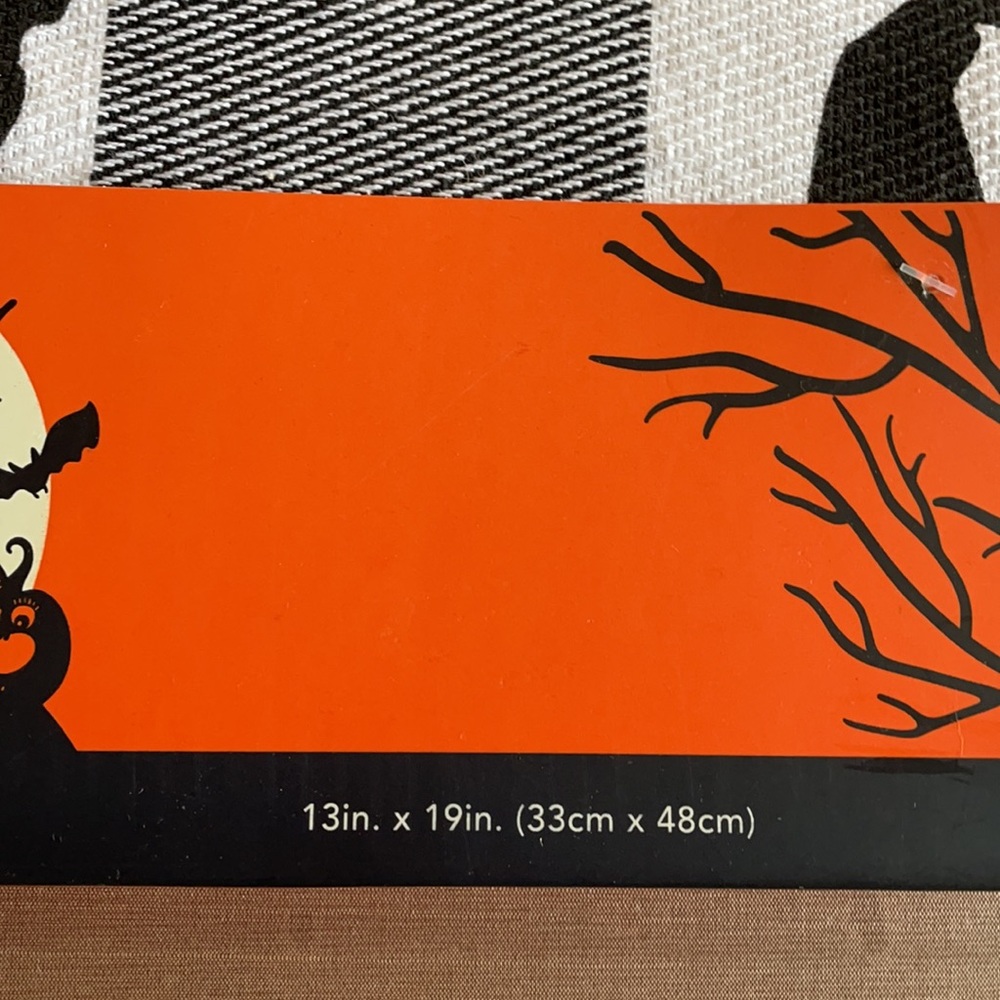 Set of 4 Halloween themed placemats - Picture 4 of 5